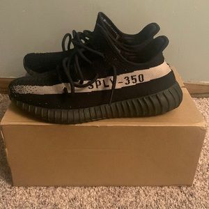 Yeezy 350 v2